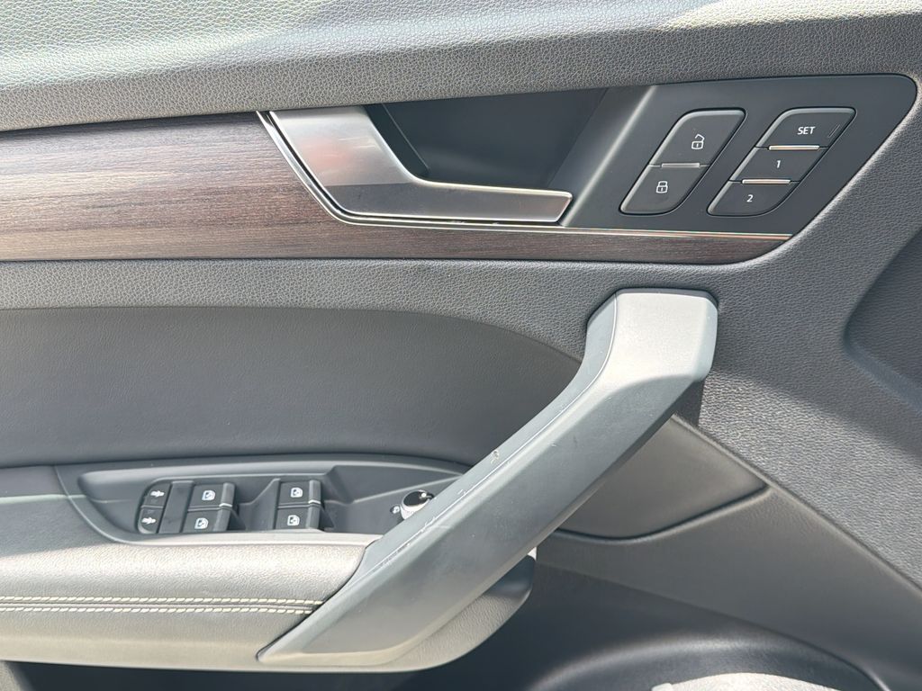 Thumbnail: 2021 Audi Q5 - 29