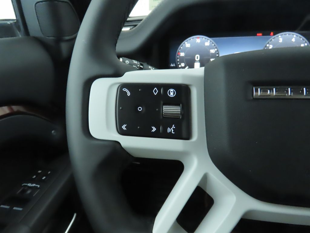 Thumbnail: 2025 Land Rover Defender - 11