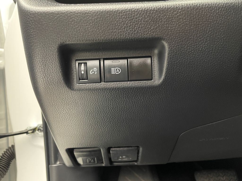 2023 Toyota RAV4 XLE 20
