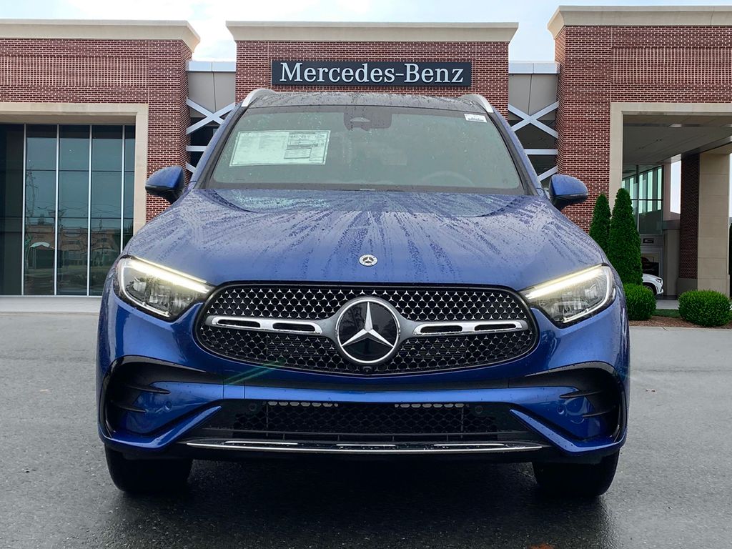 2025 Mercedes-Benz GLC 350 2