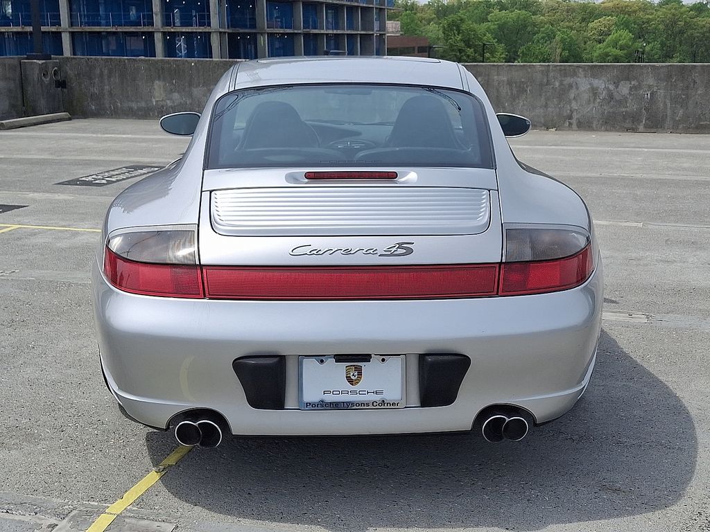 2004 Porsche 911 Carrera 4S 9