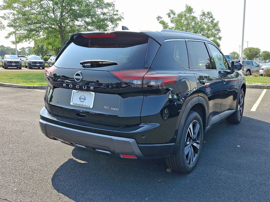 Thumbnail: 2025 Nissan Rogue - 4