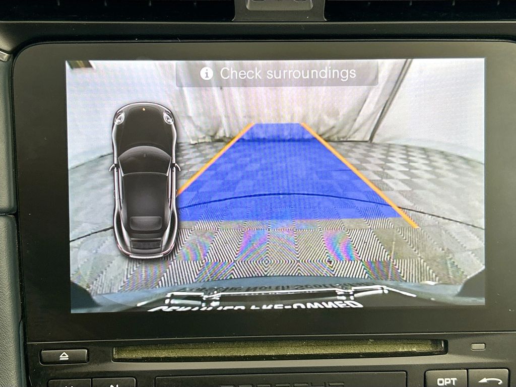 Thumbnail: 2017 Porsche 911 - 18