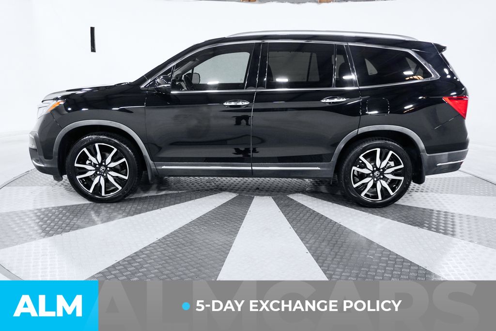 Used 2021 Black Honda Touring image 3