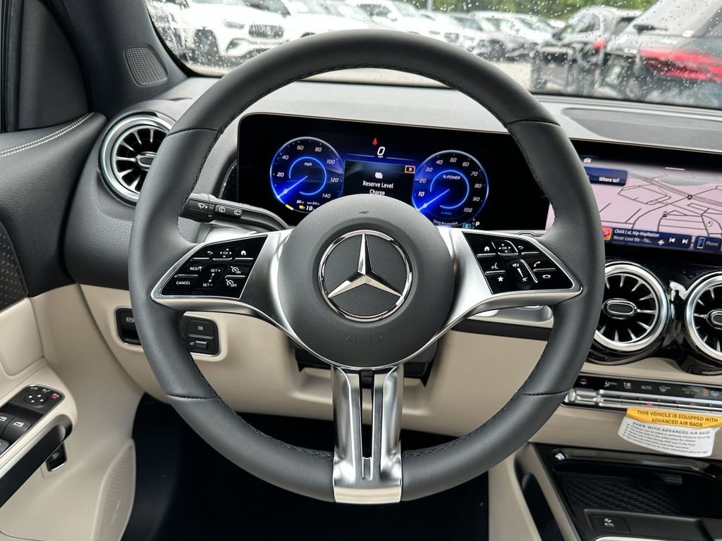 2024 Mercedes-Benz EQB 250+ 32