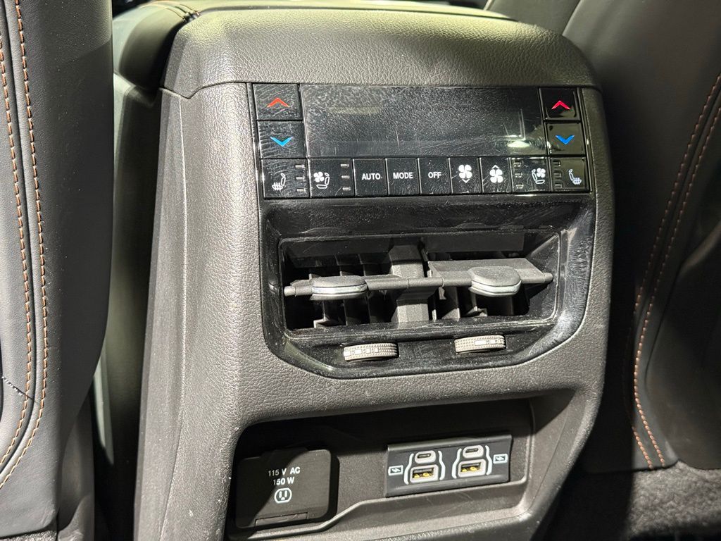 Thumbnail: 2023 Jeep Grand Cherokee L - 22