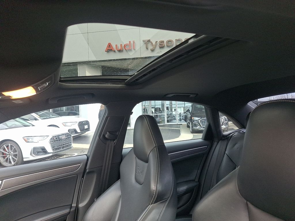 Thumbnail: 2015 Audi S4 - 14