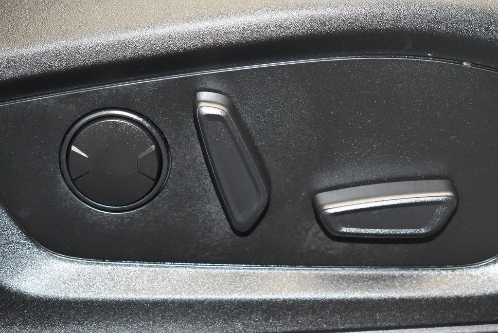 Thumbnail: 2022 Ford Explorer - 27