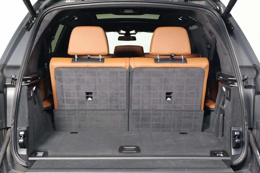 Thumbnail: 2022 BMW X7 - 15