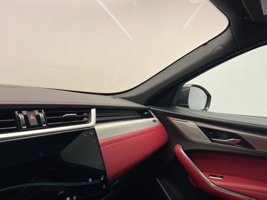 Thumbnail: 2021 Jaguar F-Pace - 21