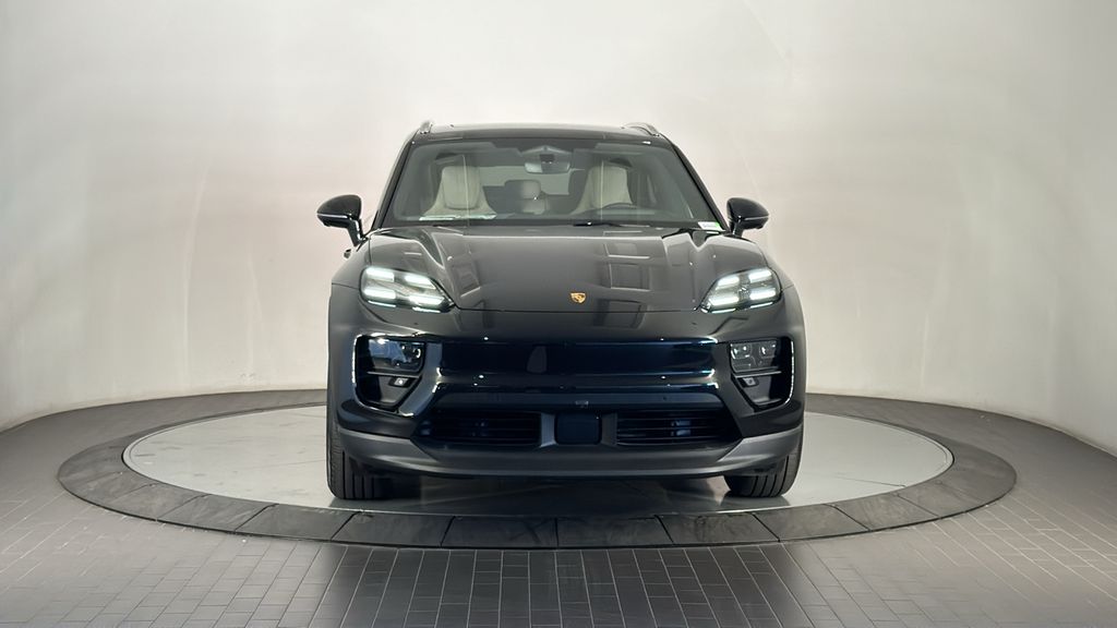 Thumbnail: 2025 Porsche Macan - 10
