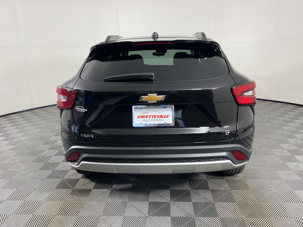 Thumbnail: 2025 Chevrolet Trax - 4
