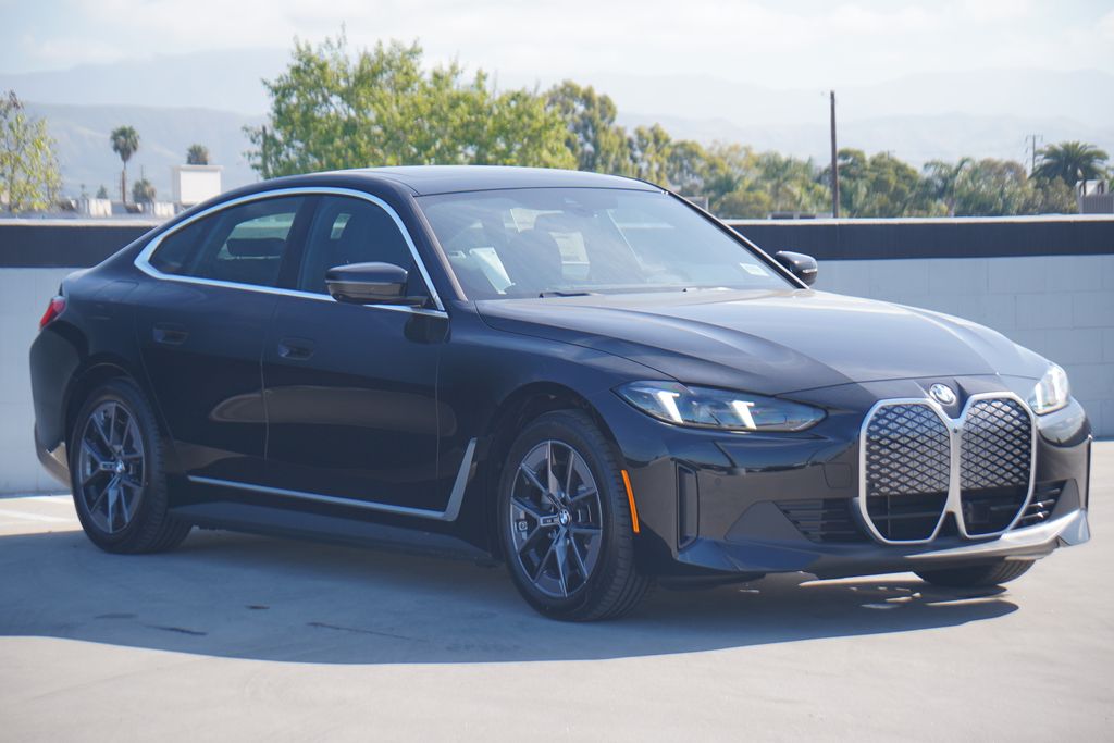 Thumbnail: 2026 BMW i4 - 3