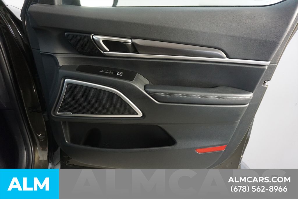 Used 2025 Green Kia S image 45