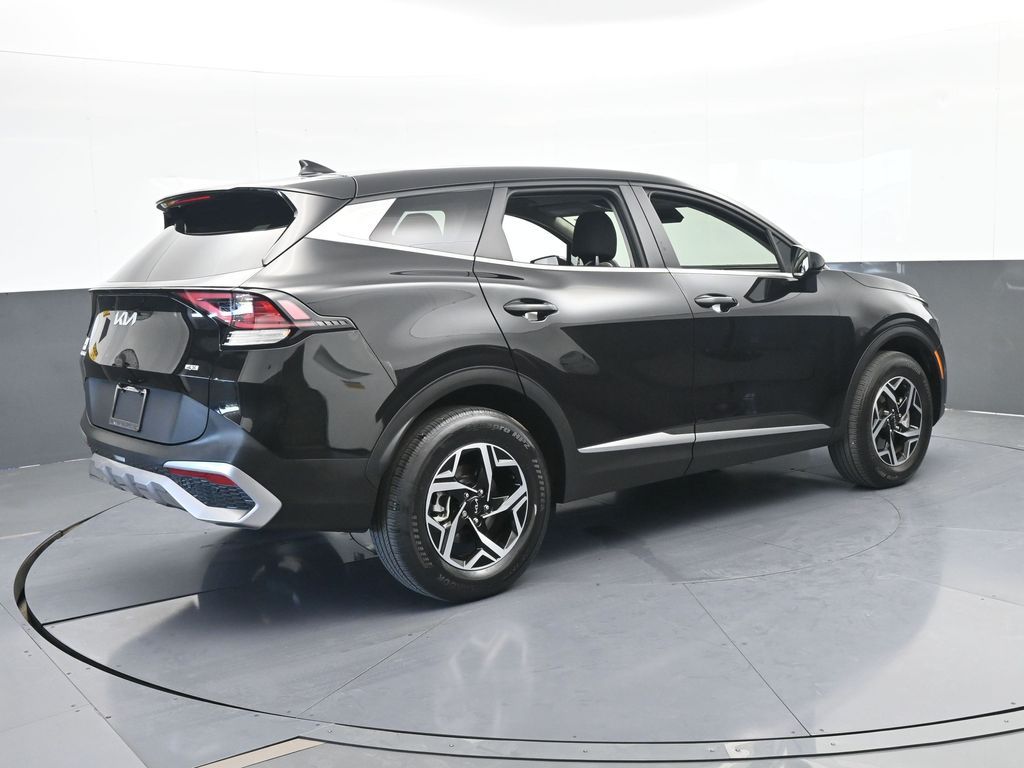 Used 2024 Fusion Black Kia LX image 6