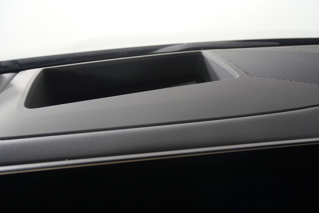 Thumbnail: 2025 BMW 5 Series - 21