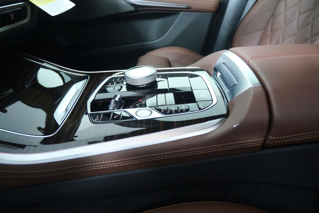 Thumbnail: 2026 BMW X5 - 21