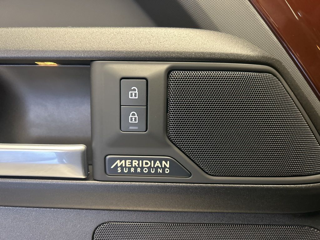 Thumbnail: 2025 Land Rover Defender - 23