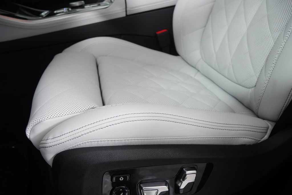 Thumbnail: 2026 BMW X5 - 9