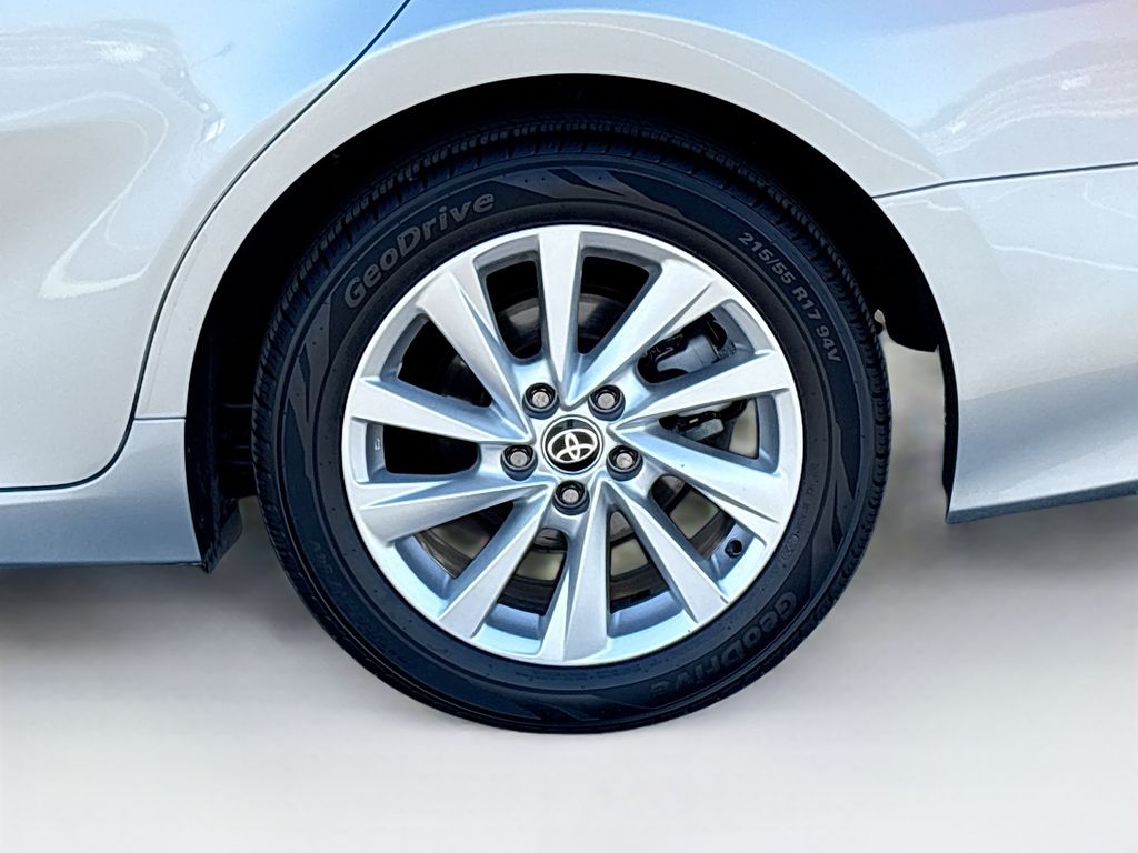 Thumbnail: 2023 Toyota Camry - 30