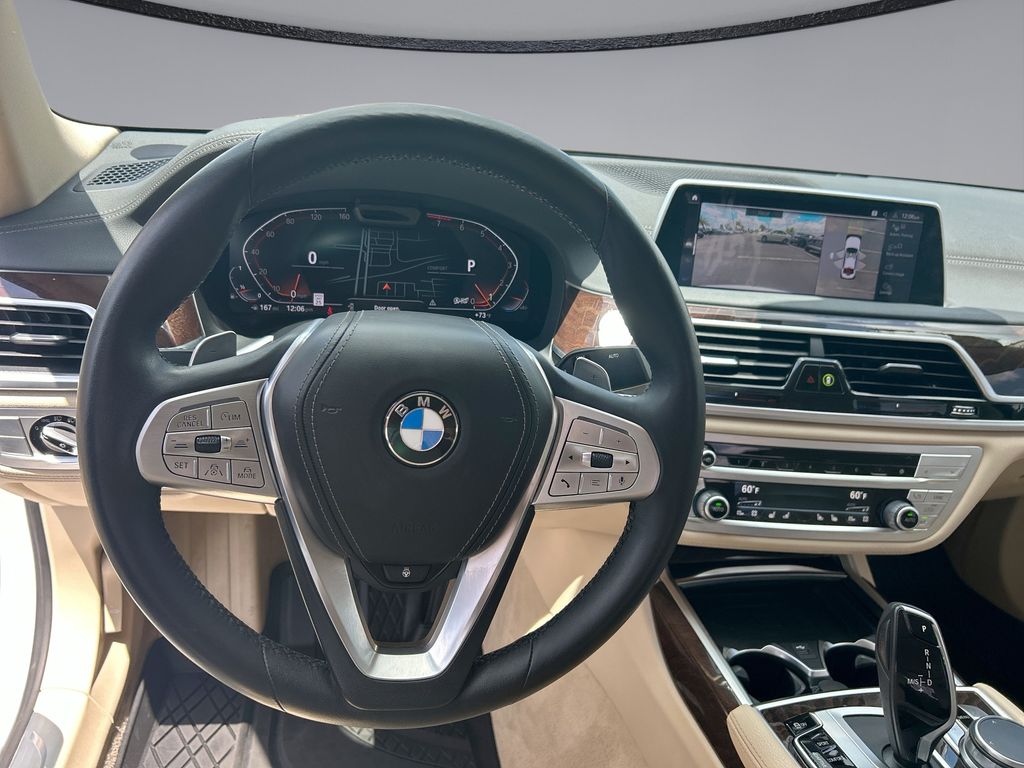 Thumbnail: 2022 BMW 7 Series - 21