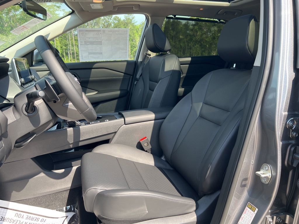 2025 Gun Metallic Nissan Rogue SV FWD SUV