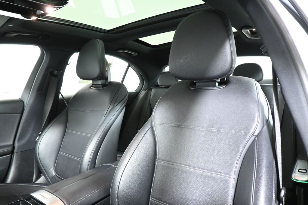 Thumbnail: 2022 Mercedes-Benz C-Class - 16