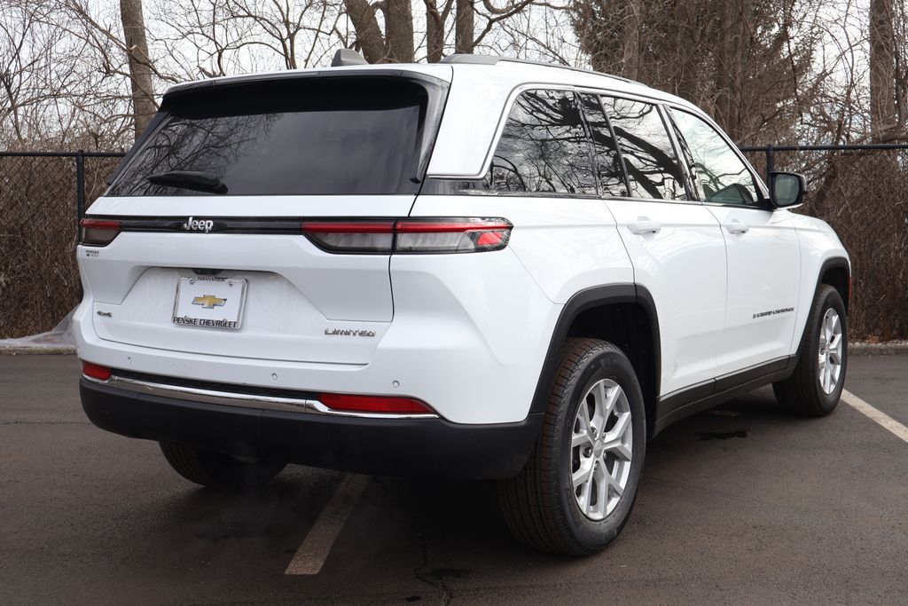 Thumbnail: 2024 Jeep Grand Cherokee - 9