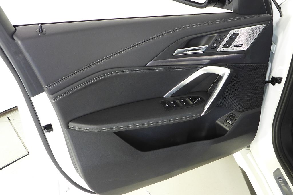 Thumbnail: 2023 BMW X1 - 11
