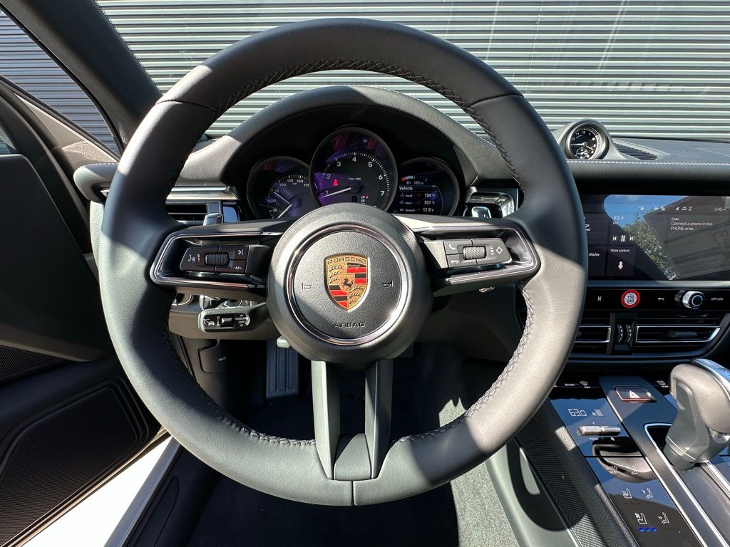Thumbnail: 2026 Porsche Macan - 15