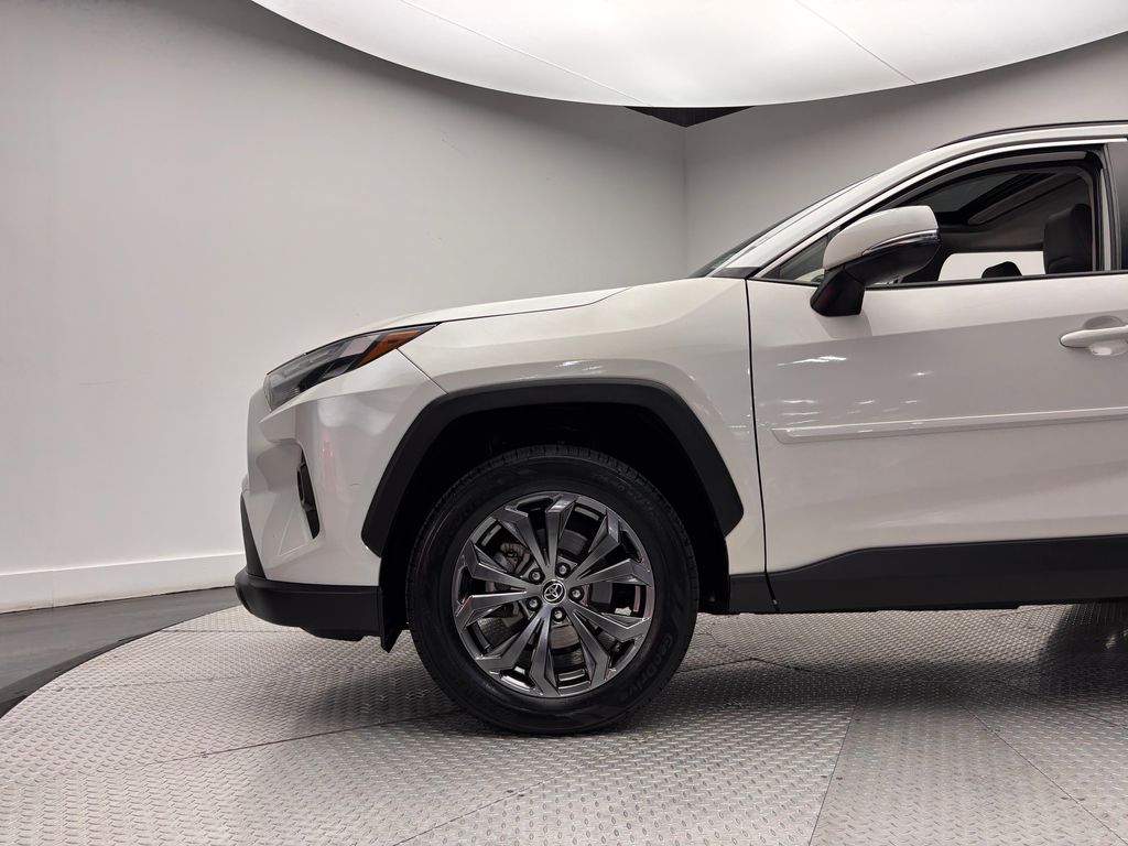 Thumbnail: 2022 Toyota RAV4 - 6