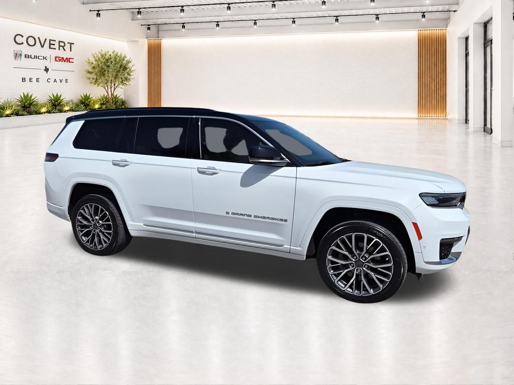 Used 2025 White Jeep Summit image 18