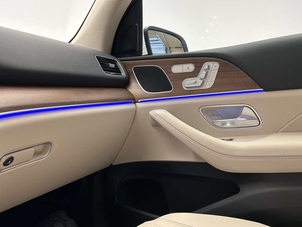 Thumbnail: 2026 Mercedes-Benz GLE - 21
