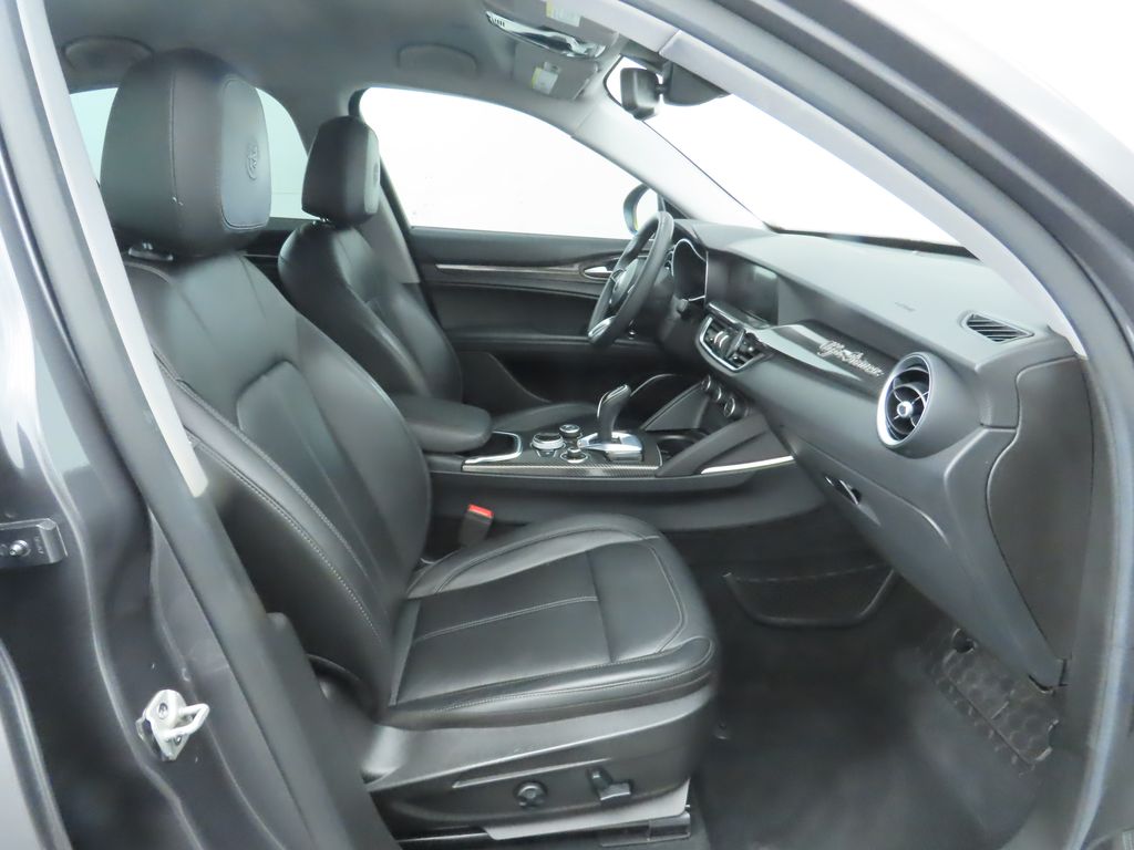 Thumbnail: 2020 Alfa Romeo Stelvio - 20