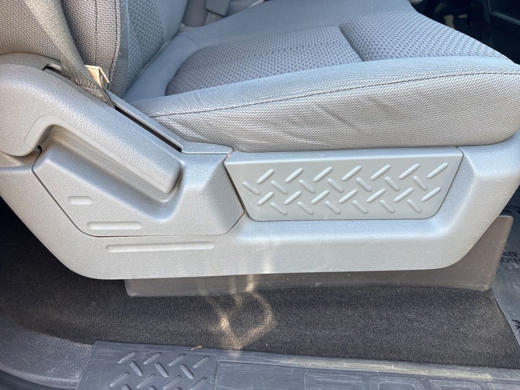 2013 Ford F-150 XLT photo 19