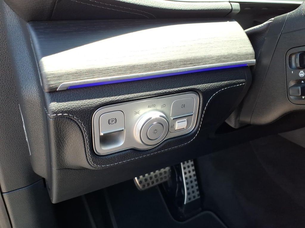 Certified Used 2024 MANUFAKTUR Alpine Gray Mercedes-Benz GLS 580 image 16