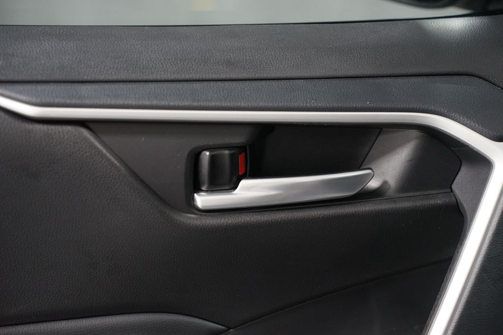 Thumbnail: 2024 Toyota RAV4 - 31