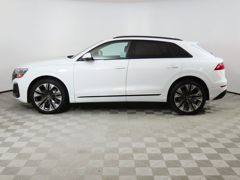 Thumbnail: 2025 Audi Q8 - 2