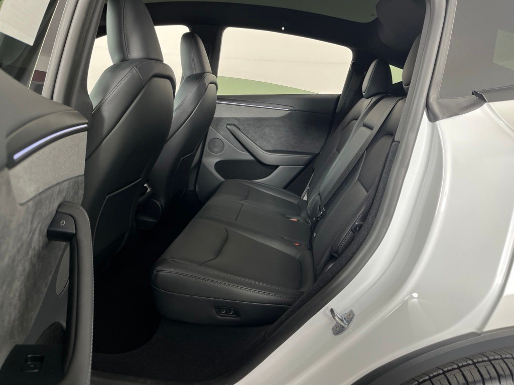 Thumbnail: 2026 Tesla Model Y - 27