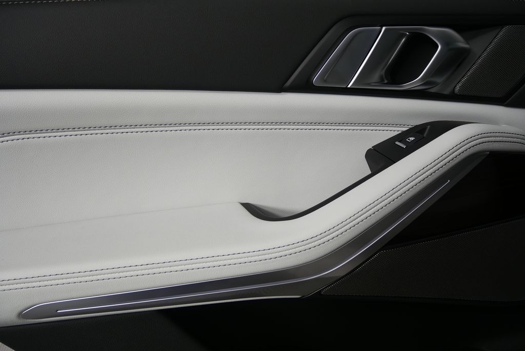 2026 BMW X5 xDrive40i 14