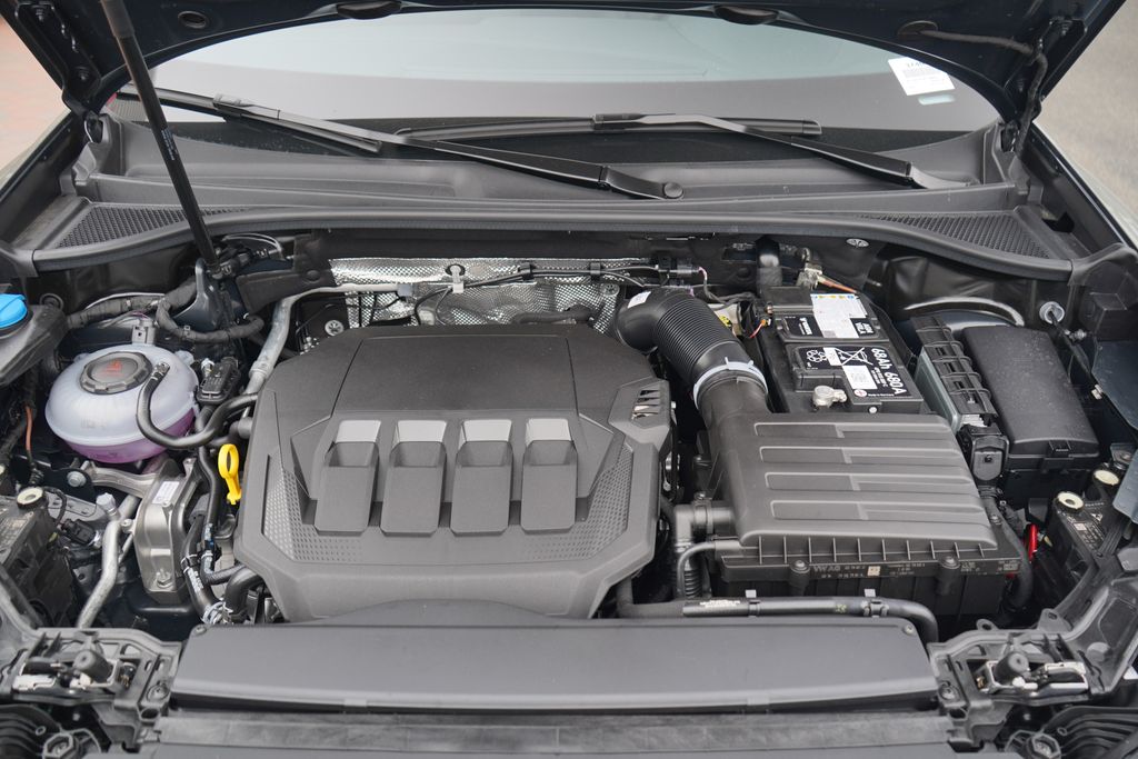 Thumbnail: 2025 Audi Q3 - 10