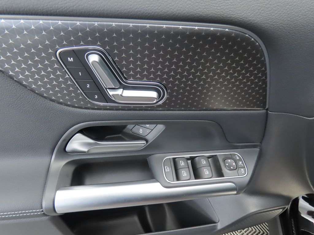 Thumbnail: 2025 Mercedes-Benz GLA - 23