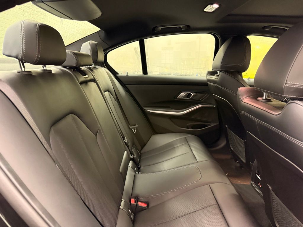 Thumbnail: 2023 BMW 3 Series - 26