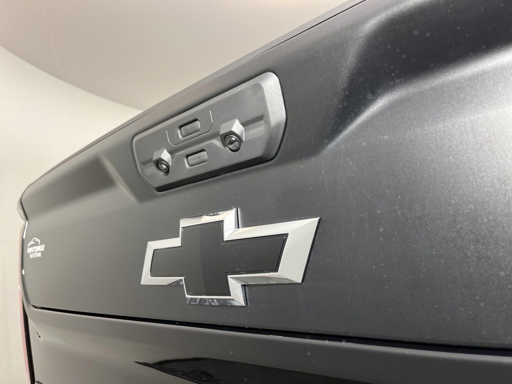2025 Chevrolet Silverado 2500 ZR2 13