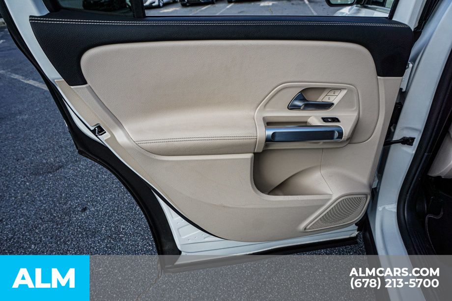 Used 2024 White Mercedes-Benz GLB 250 image 51