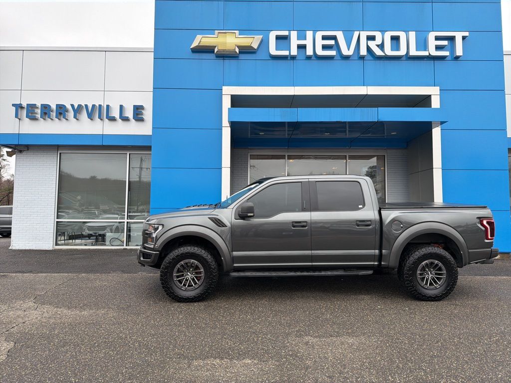 Gray 2019 Ford F-150 Raptor SuperCrew 4WD Pickup Truck Four-Wheel Drive Automatic