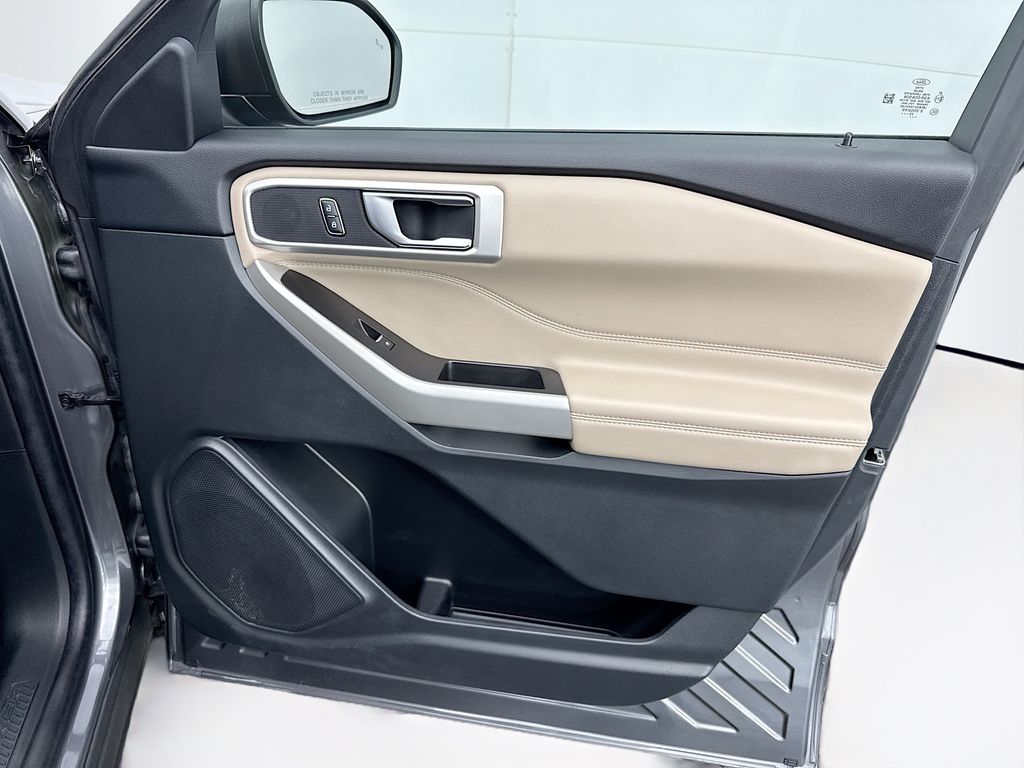 Thumbnail: 2022 Ford Explorer - 25