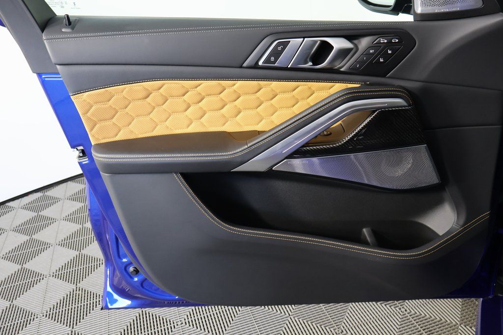 Thumbnail: 2025 BMW X6 - 12