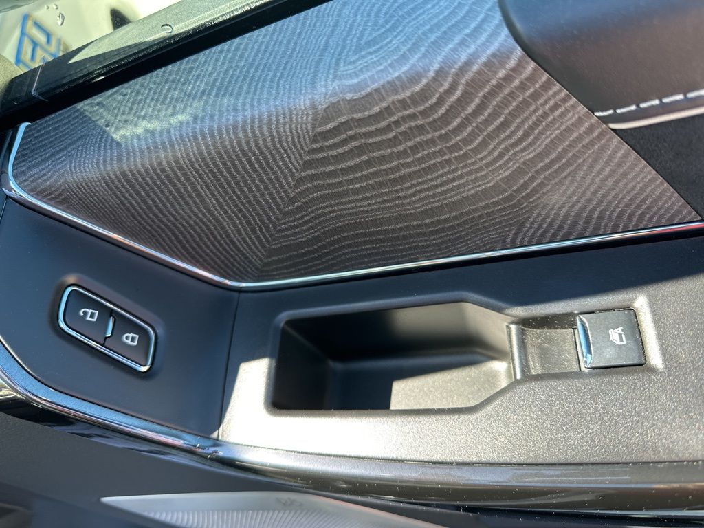 2024 Avalanche Ford F-150 Lightning Platinum AWD Truck