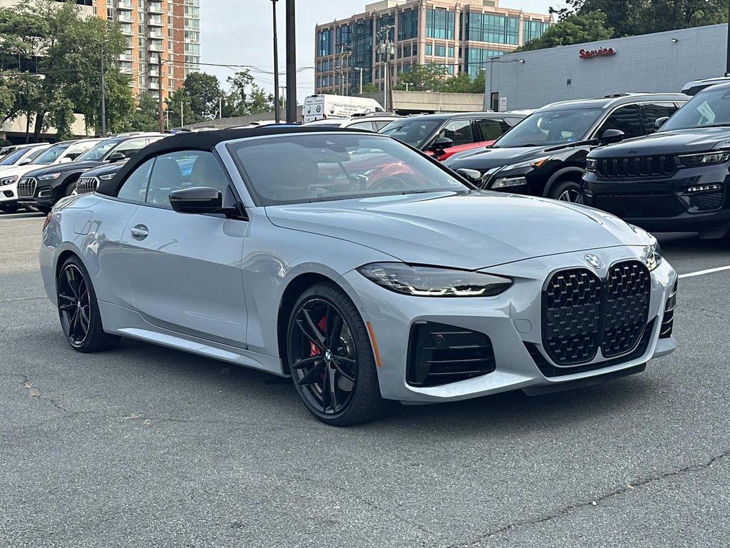 Used 2024 Gray Metallic BMW M440i xDrive image 9